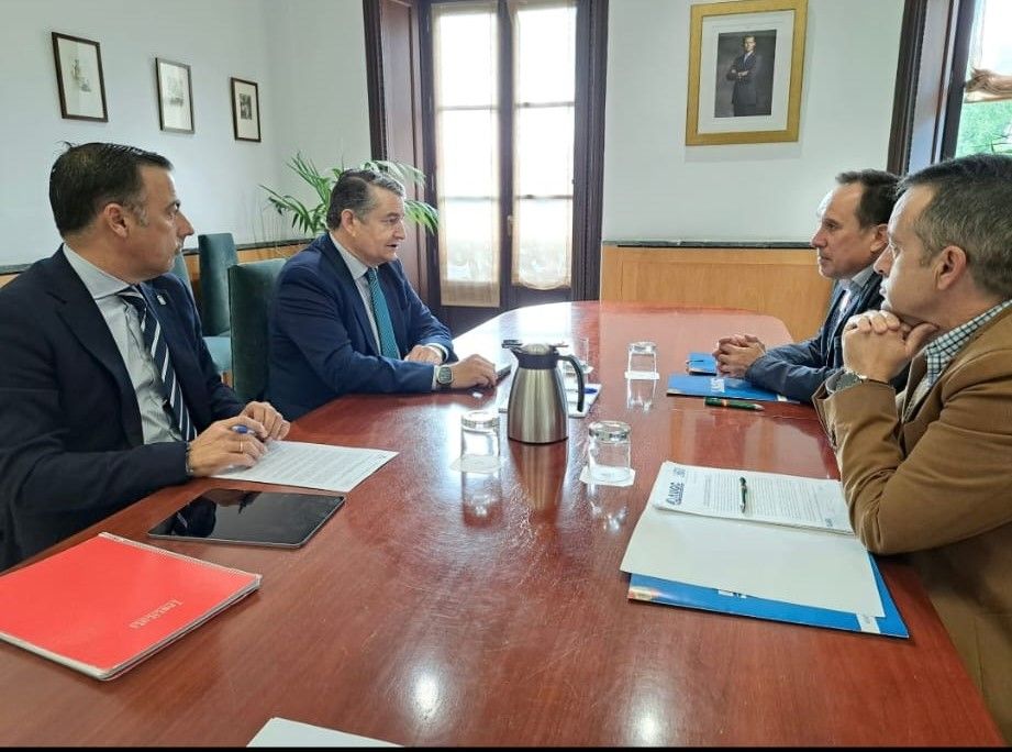 La Federación de AUGC en Andalucía junto con AUGC Sevilla reunidos con la Junta de Andalucía y el Partido Popular.