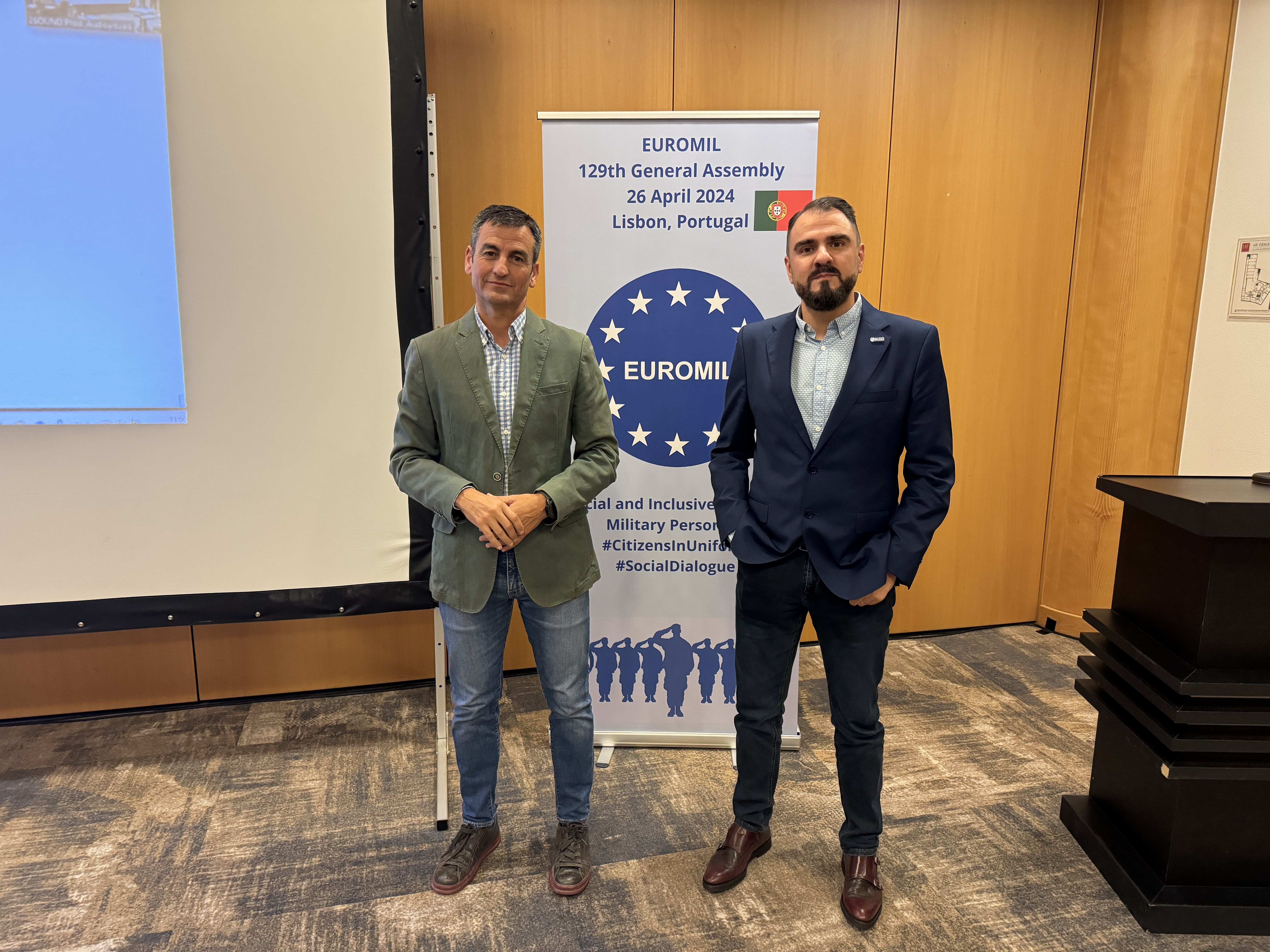 Juan Fernández, Secretario General y Germán Gómez, Secretario de Organización de AUGC en la Asamblea General Ordinaria de EUROMIL en Lisboa. Juan Fernández, Secretario General y Germán Gómez, Secretario de Organización de AUGC en la Asamblea General Ordinaria de EUROMIL en Lisboa.