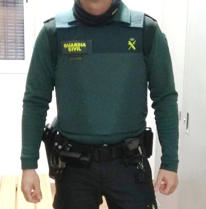Agente de la Guardia Civil con chaleco antibalas.