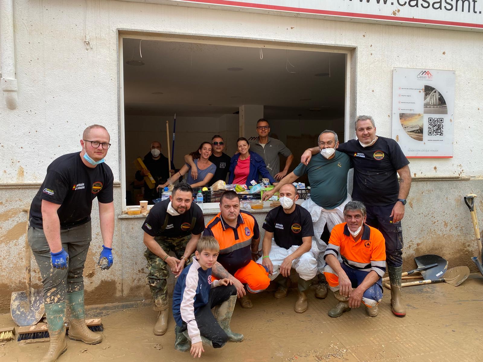 Moraña Solidaria ayudando en las labores de auxilio tras la DANA en Valencia.