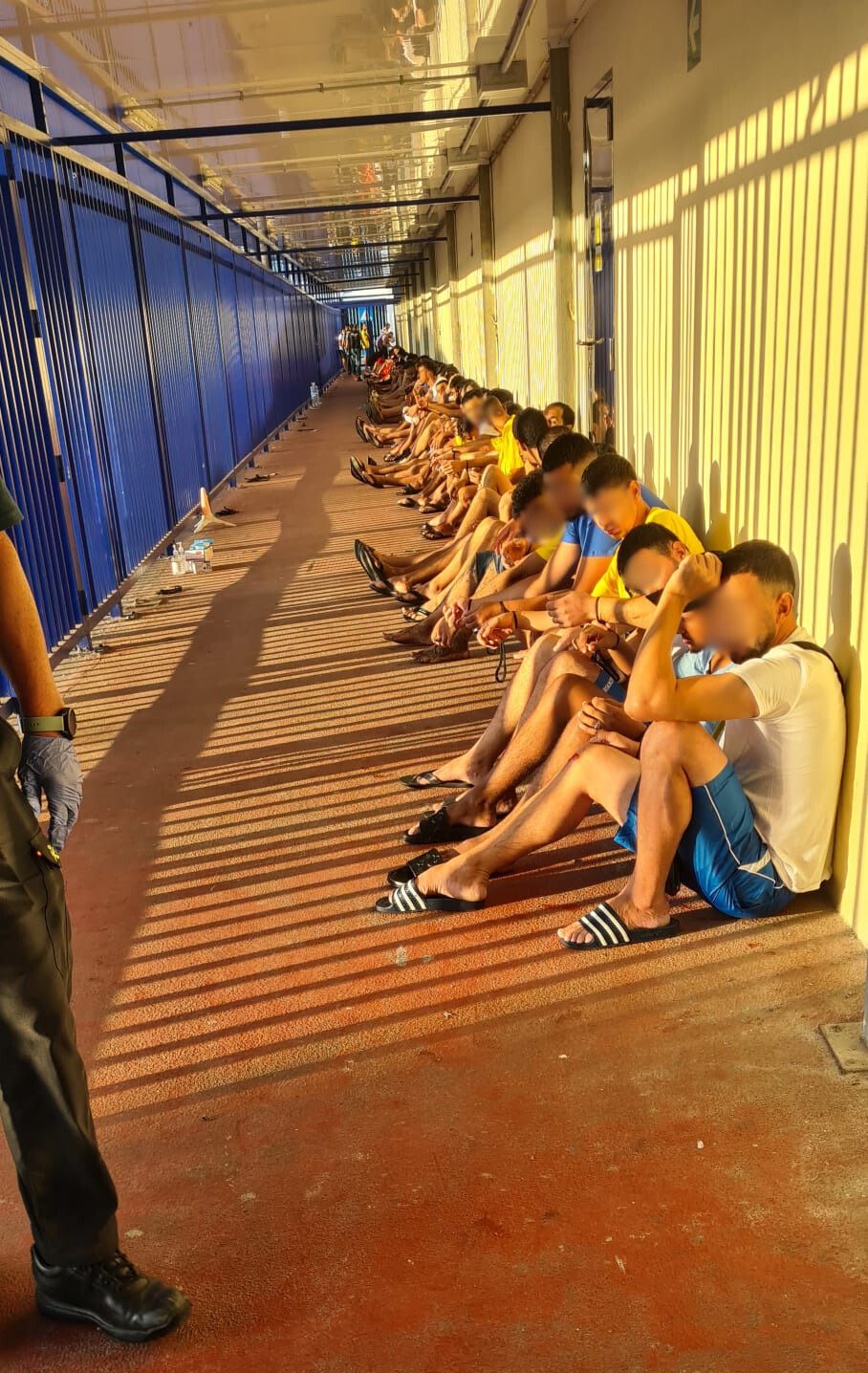 Pasillo peatonal para ir a Marruecos desde Ceuta situado en la frontera del Tarajal.