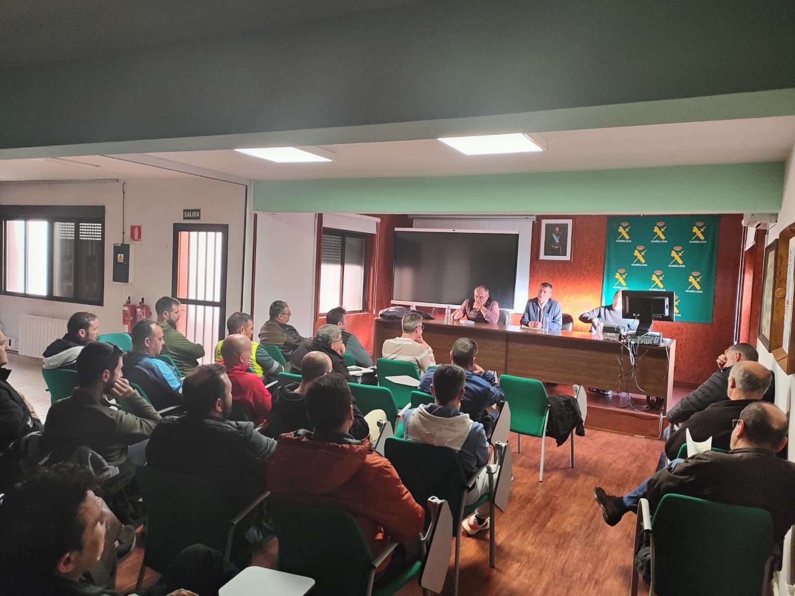 Reunión informativa con guardias civiles afectados desalojo en Toledo