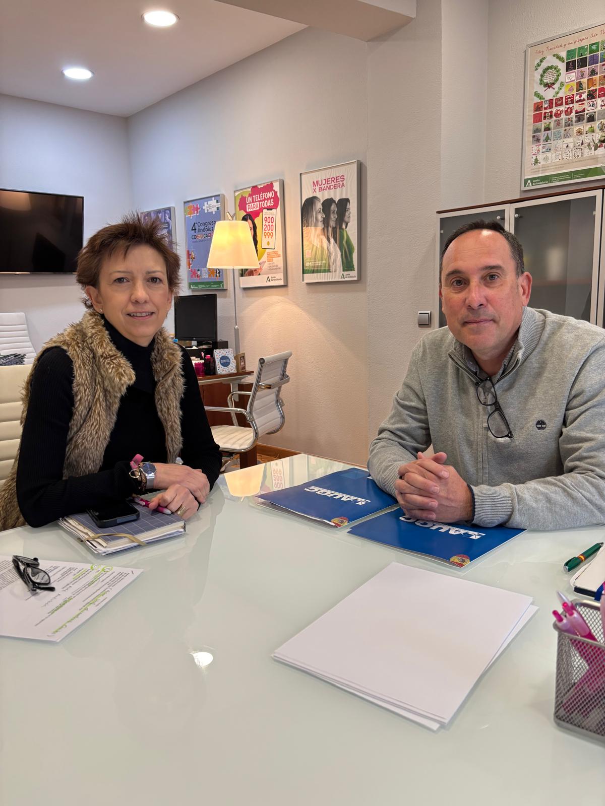 José Manuel Manso en reunión con la directora del Servicio Central del Instituto Andaluz de la mujer, Dª Olga Carrión Mancebo