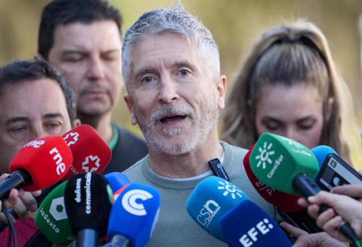 El ministro del Interior, Fernando Grande Marlaska, este jueves en Doñana (Huelva). | FRANCISCO J.OLMO | EUROPA PRESS