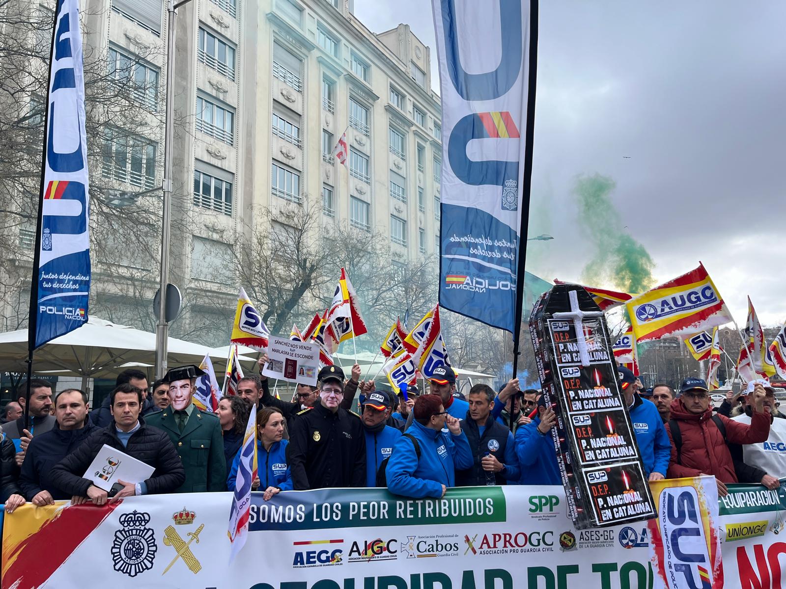 Concentración La Plataforma en el Congreso de los Diputados. 12 de marzo