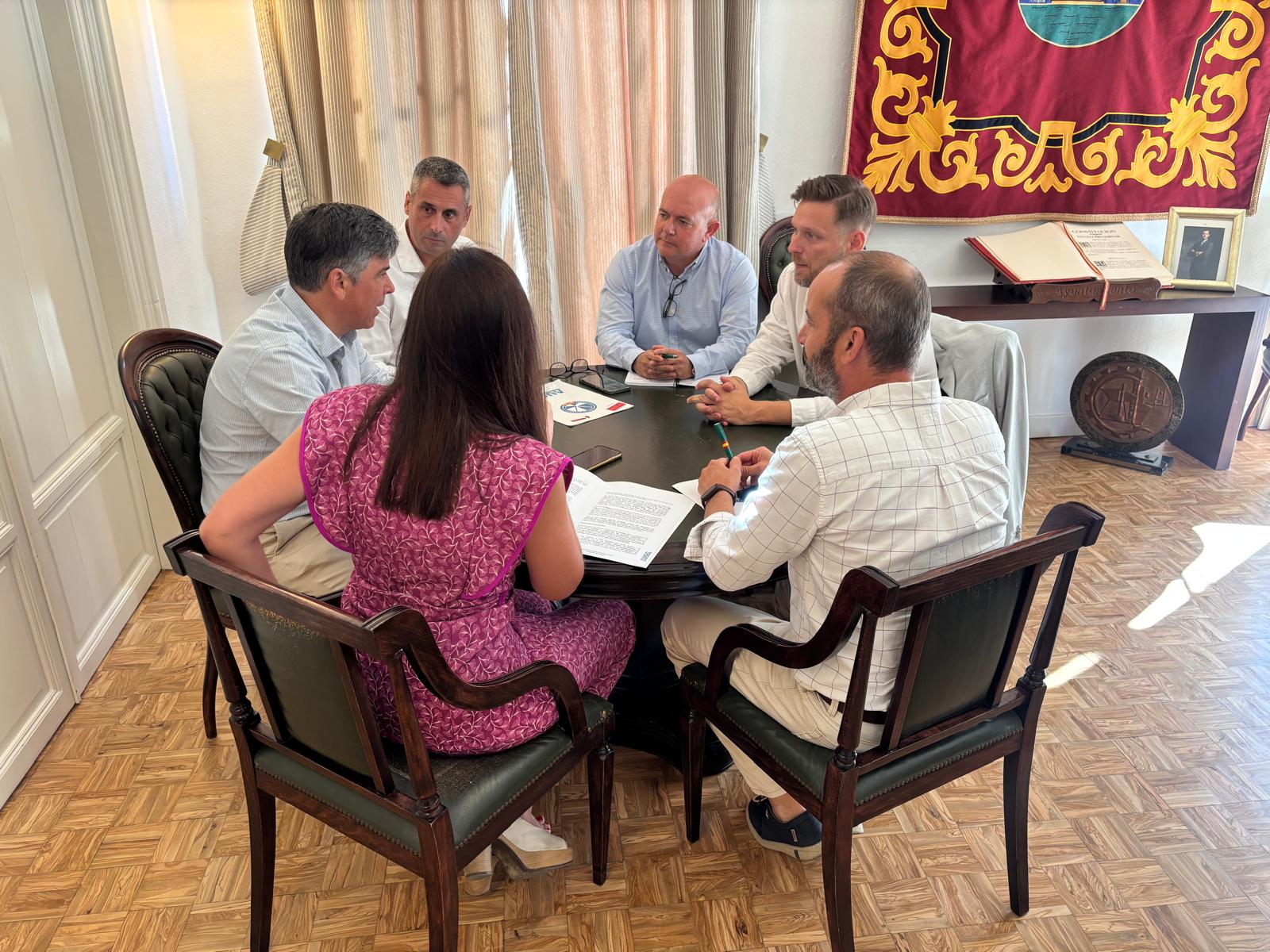 Reunión entre AUGC y el Alcalde Montilla.