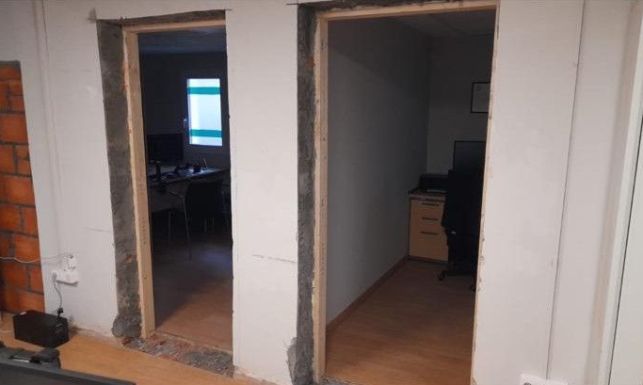 Dependencias oficiales sin puertas