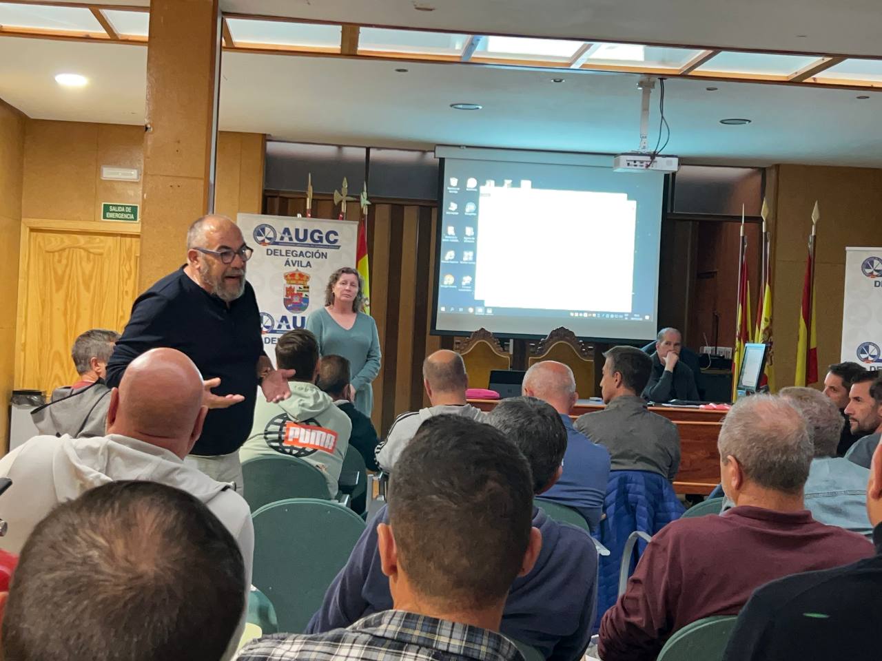 Asamblea Ávila 2025. Daniel Timón y Alicia Sánchez.