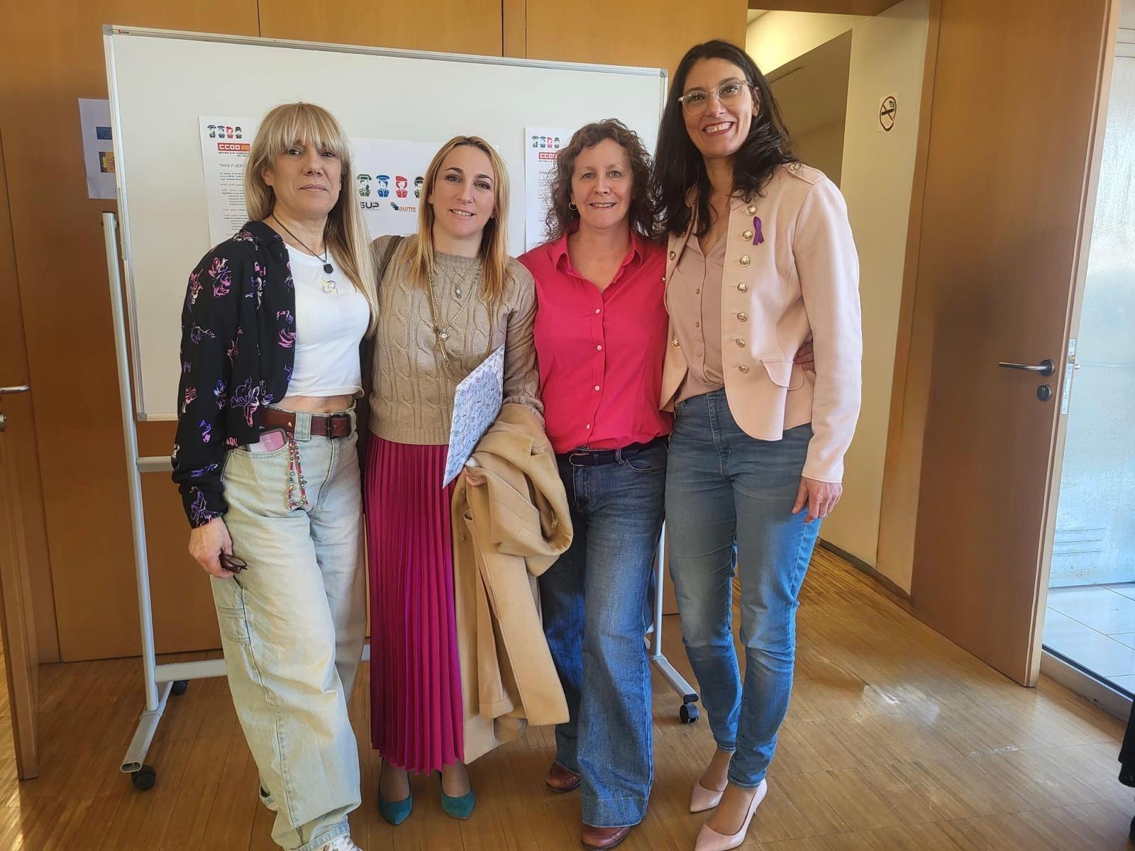 Representantes de AUME y SUP con nuestras compañeras.