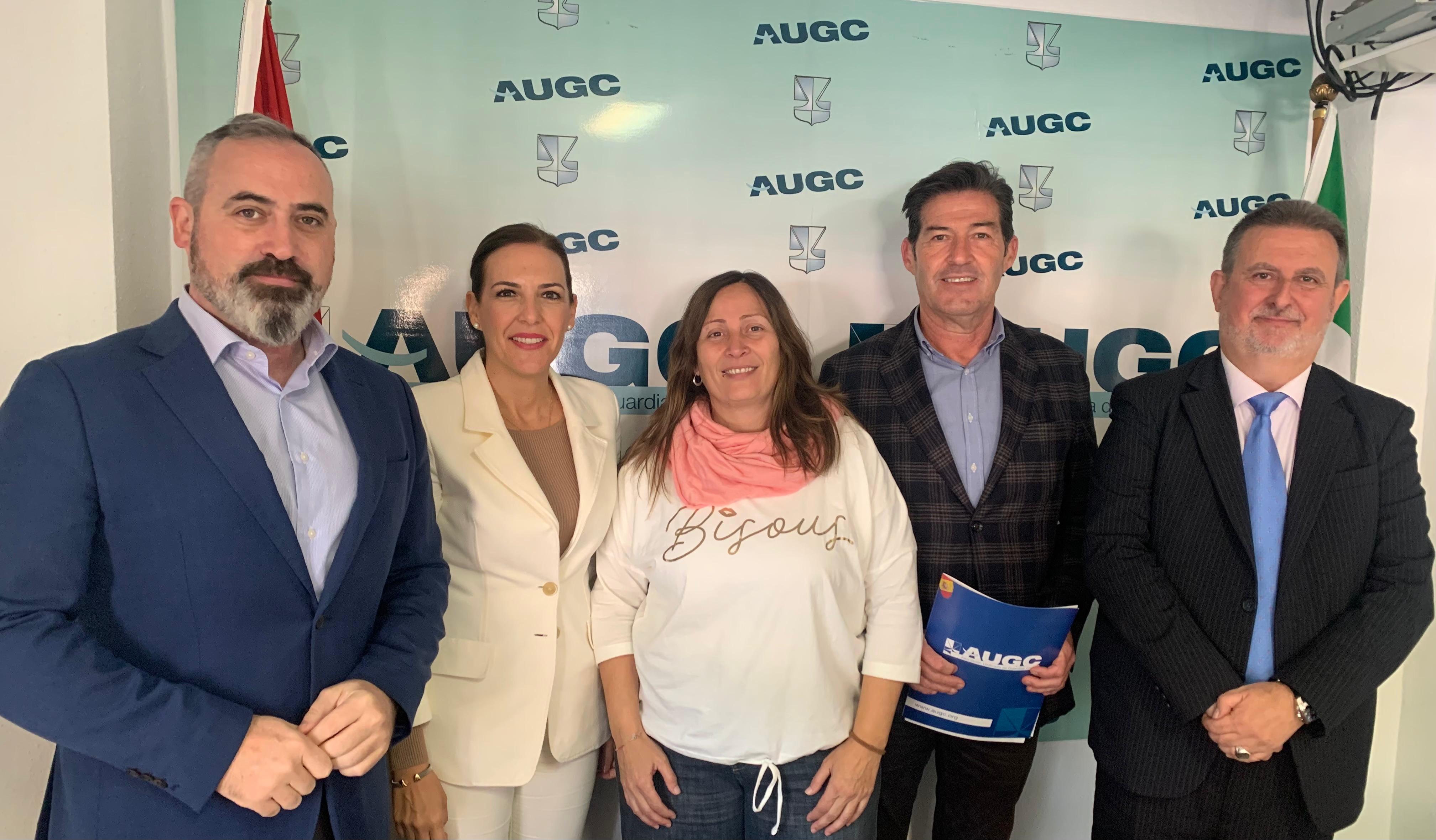 La Secretaria Provincial de Málaga con representantes de VOX