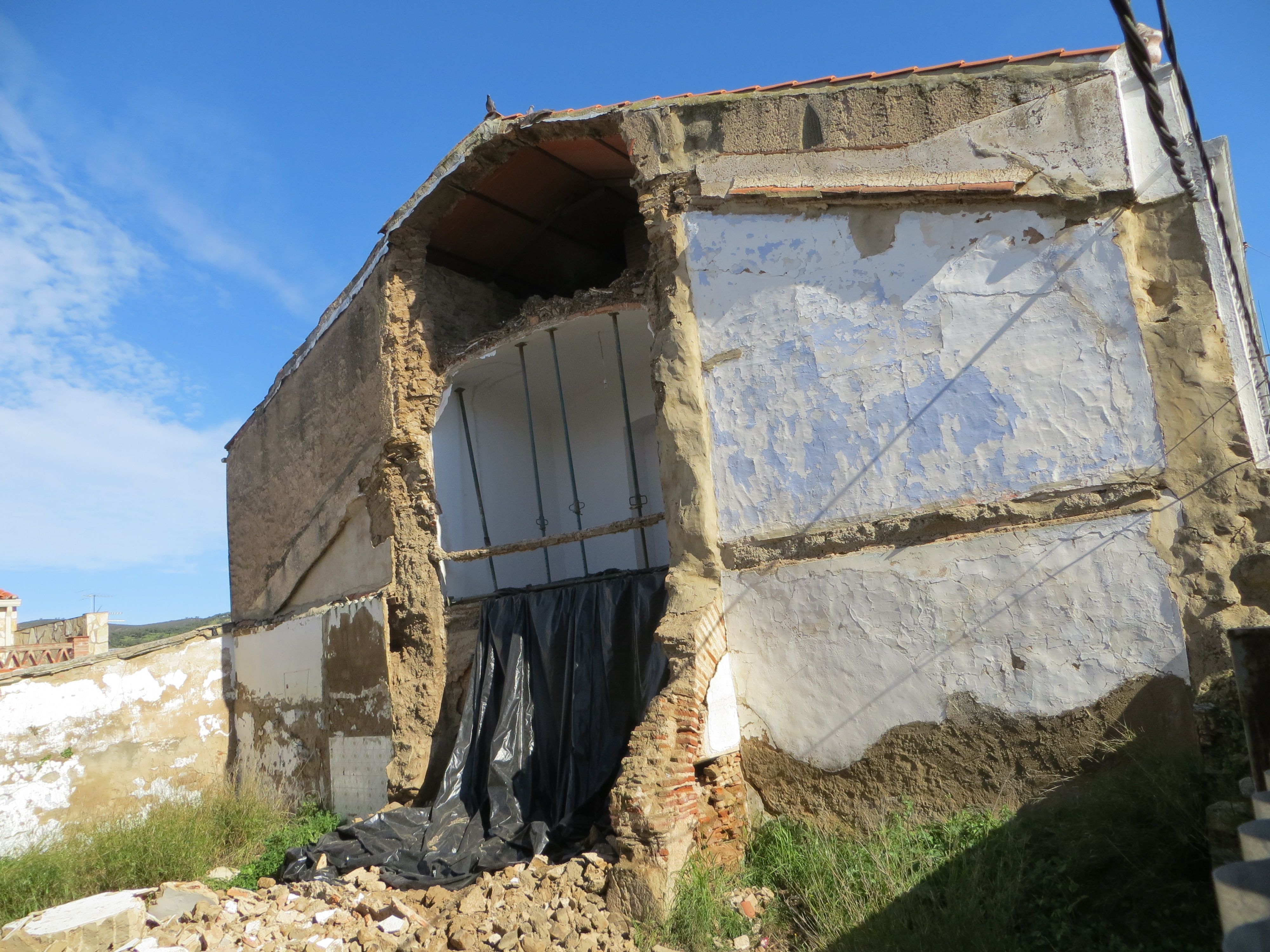 Derrumbe de un cuartel en Badajoz