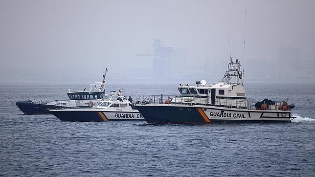 La Guardia Civil en aguas del Estrecho