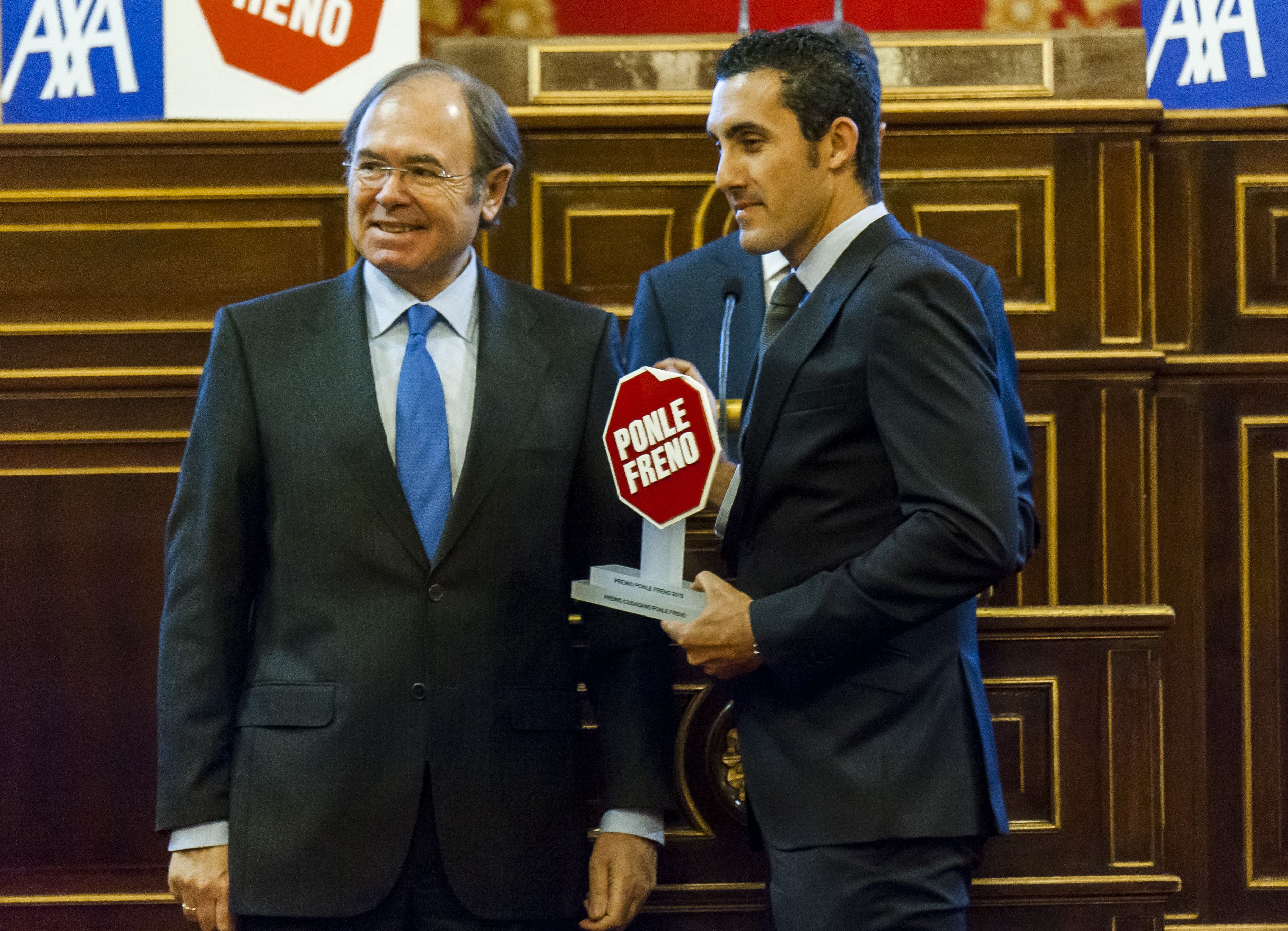 Jesús Martínez, junto al presidente del Senado, Pío García-Escudero, el pasado 7 de abril