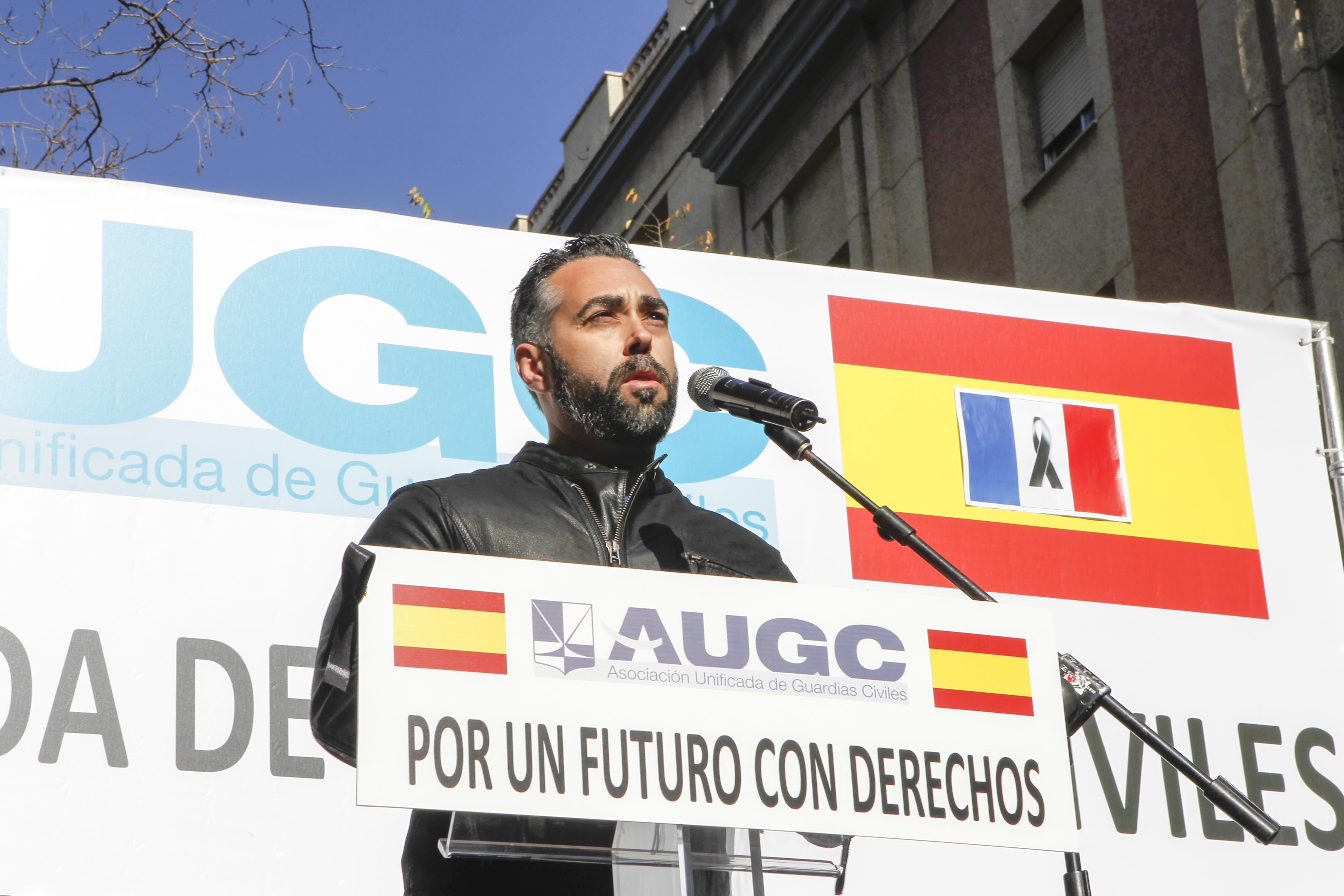 Rubén Sánchez, en un momento de su intervención ante los guardias civiles en la manifestación del 14N