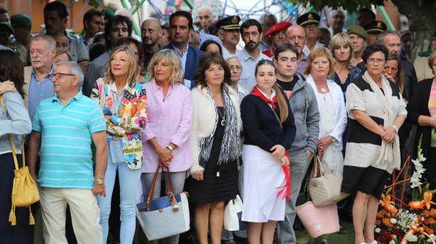 Familiares y amigos de Francisco Casanova se reunieron ayer en Berriozar en el aniversario de su asesinato.