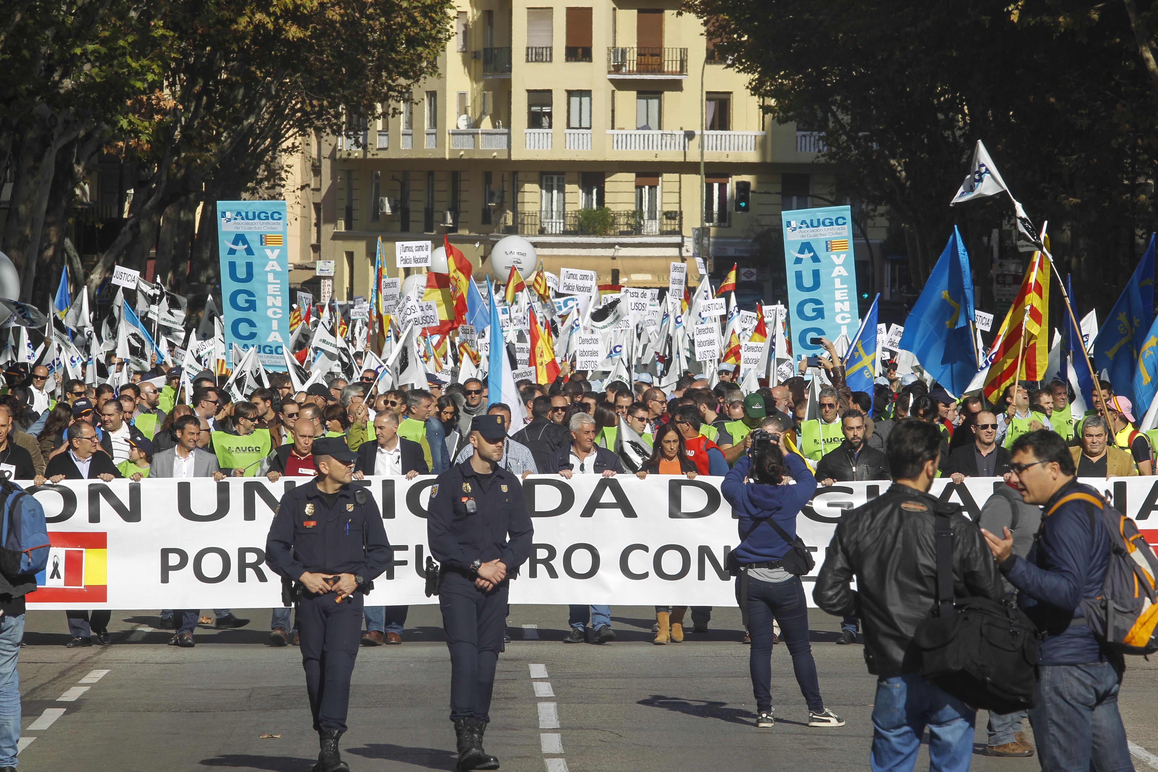 Imagen de archivo de la Marea de Triconios, la manifestación celebrada el pasado 14 de noviembre en la que 12.000 guardias civiles y familiares salieron a la calle para protestar contra su falta de derechos sociolaborales.