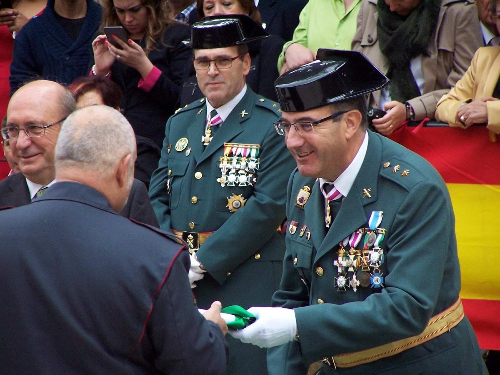 En la Guardia Civil, las medallas son casi siempre para los mismos