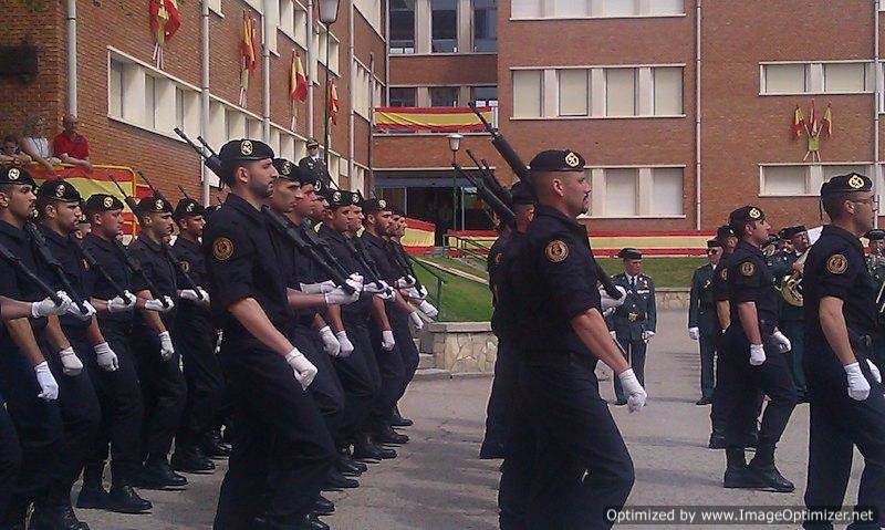 Los desfiles parecen ser más importantes que la seguridad.