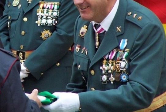 Las medallas y los privilegios para unos pocos, la precariedad y la falta de derechos para los trabajadores.