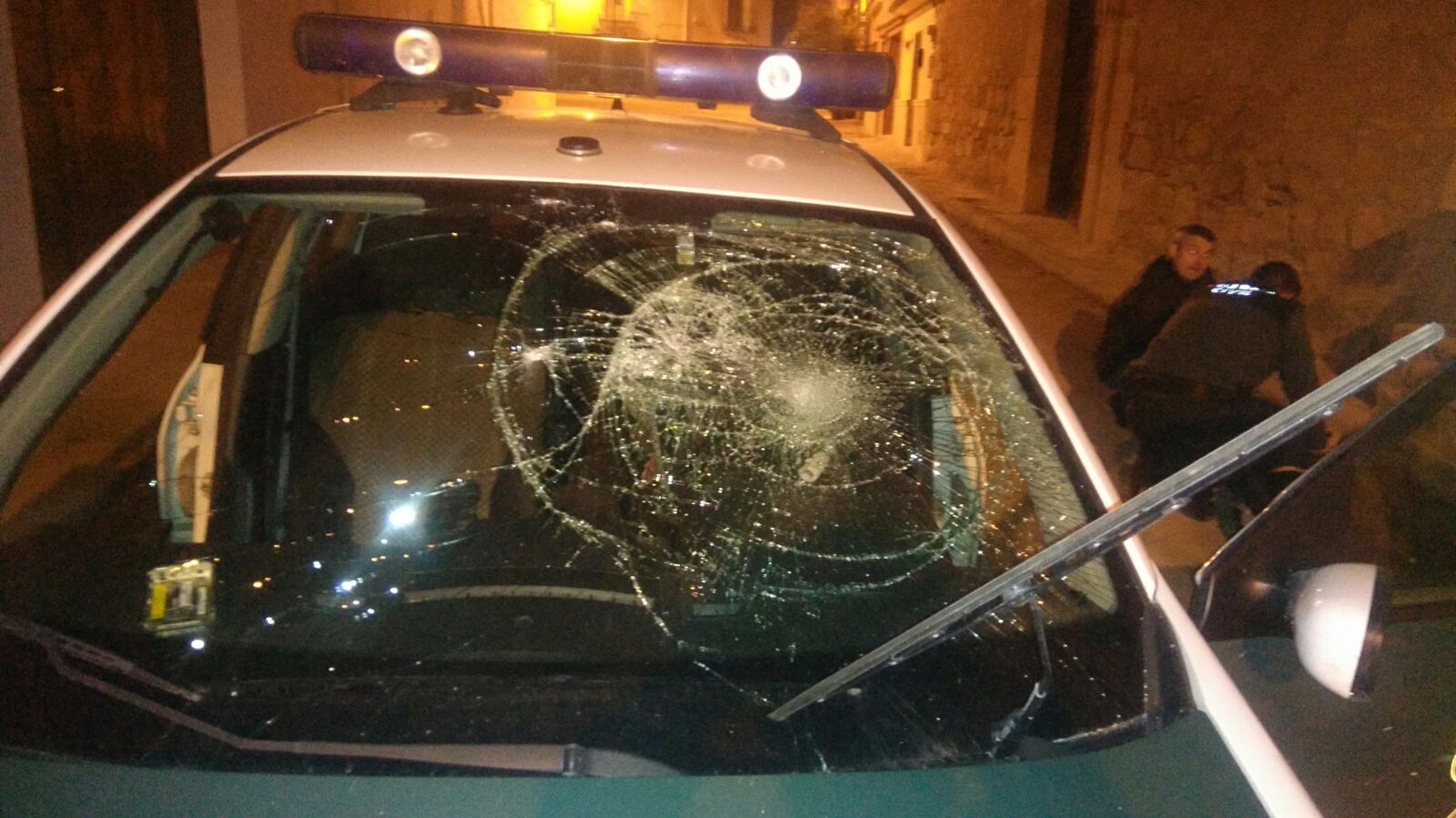 Estado en el que quedó el vehículo tras el ataque.