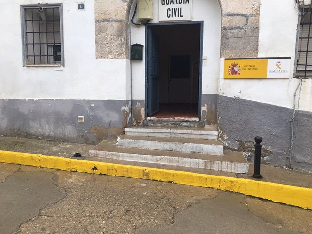 Penoso estado de una casa cuartel de la Guardia Civil en la provincia de Cuenca.