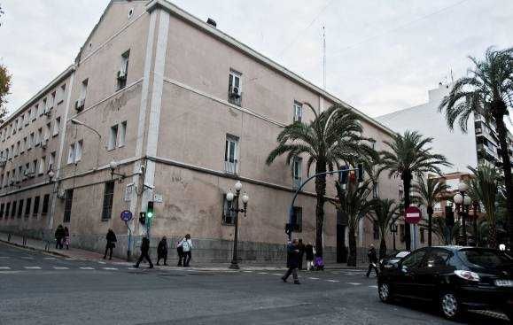 Fachada de la Comandancia de la Guardia Civil en Alicante.