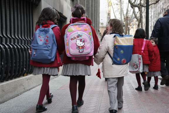 Los guardias civiles que estén pendientes de nuevo destino por vacantes  y tengan hijos en edad escolar ya podrán saber antes del verano en qué centro matricular a sus hijos.