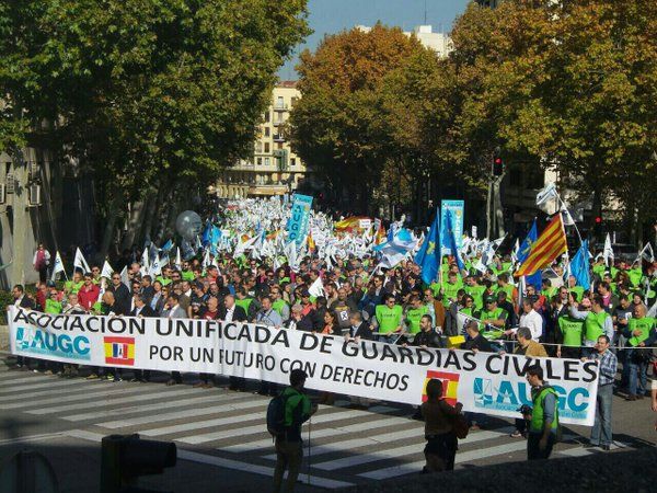 Imagen de la manifestación del 14 de noviembre de 2015, la Marea de Tricornios que reunió a más de 12.000 guardias civiles y familiares frente a la sede de la Dirección General.