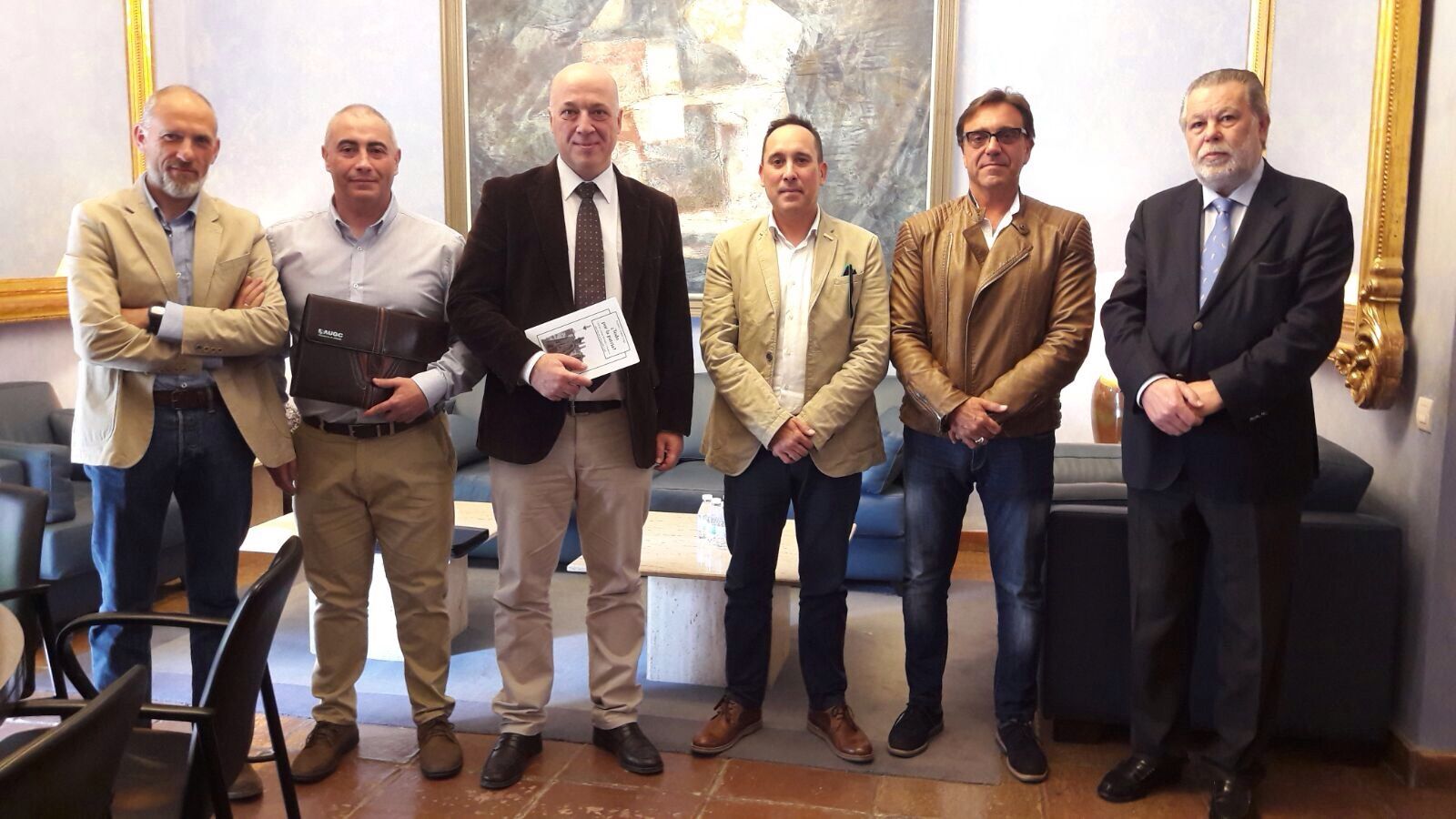 Los representantes de AUGC con el presidente de la Diputación de Córdoba