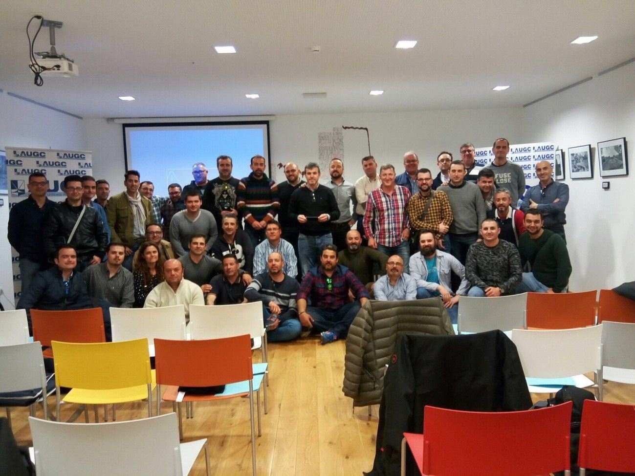 Asistentes a la reunión de vocales de AUGC celebrada en la localidad albaceteña de Almansa