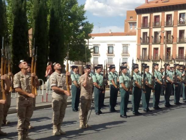 Ensayo del acto de izado de la bandera en Guadalajara. Foto: guadalajaradiario.ese asistirá el Jefe del Alto Estado Mayor (JEMAD). GD.