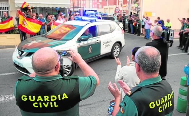 Salida de guardias civiles con destino a Cataluña desde Murcia.