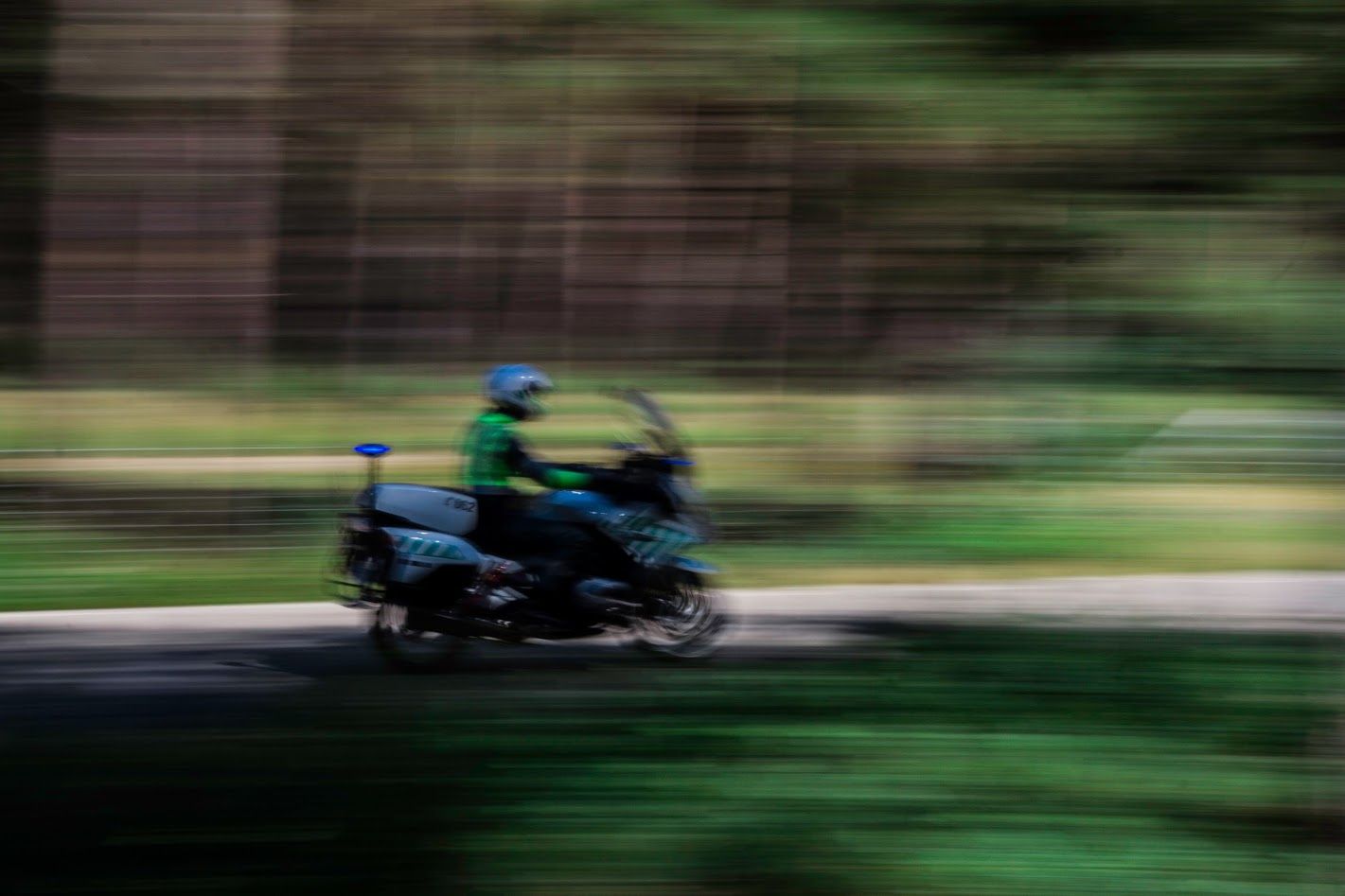 Un motorista de la Agrupación de Tráfico de la Guardia Civil.