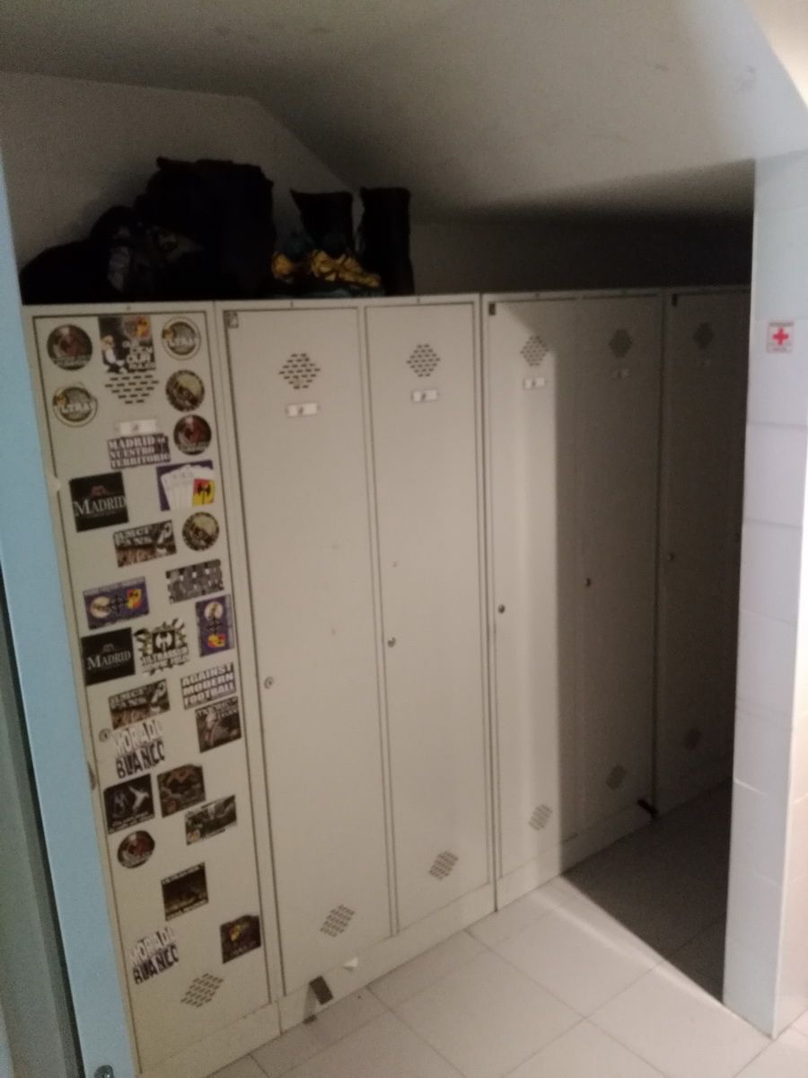 Taquillas viejas en el cuartel de Santa Pola.