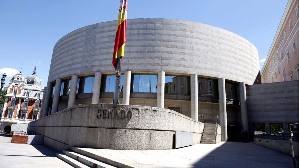Edificio del Senado, donde ayer se aprobó la moción socialista.