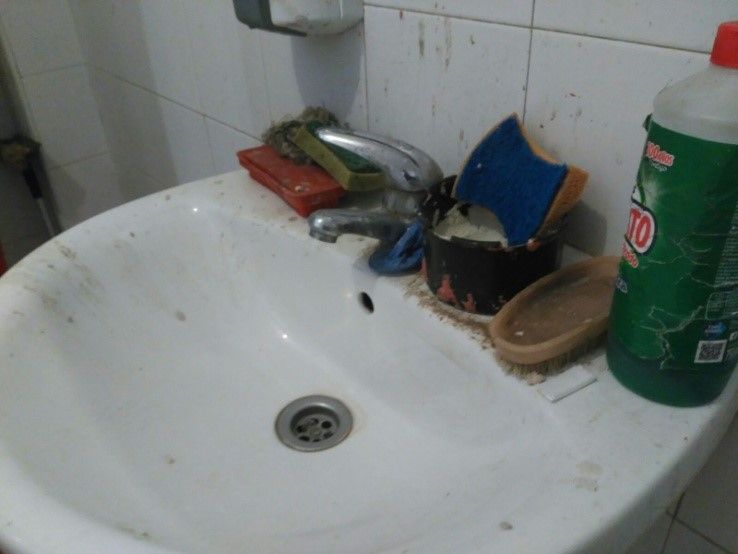 Estado del lavabo de las instalaciones