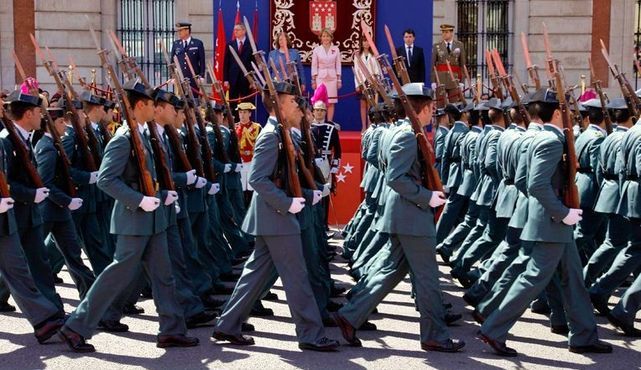 Muchos altos mandos siguen sin asumir la cultura democrática de la sociedad.