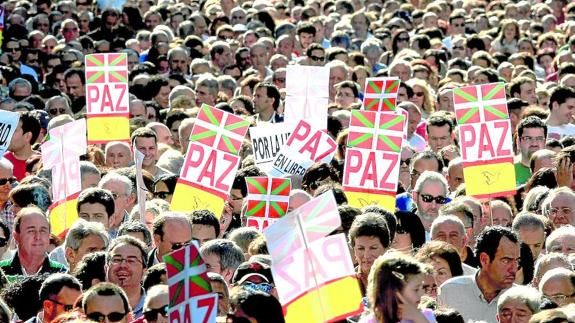 Han sido innumerables las ocasiones en que la ciudadanía se ha manifestado en contra del terrorismo, del odio y el rencor.