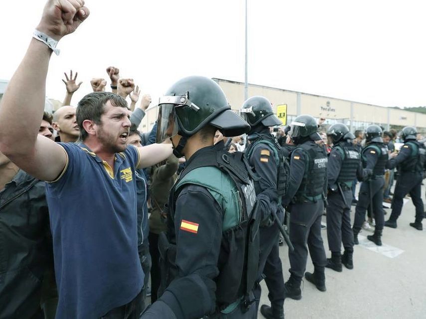 La tensión social que se vive en Cataluña repercute en las condiciones de trabajo de los guardias civiles allí destinados. Foto: EFE.