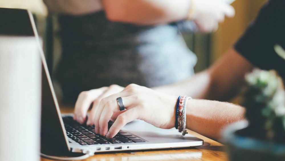 Saber obtener y manejar la información que pone a nuestro alcance Internet constituye una habilidad fundamental en nuestra sociedad actual.