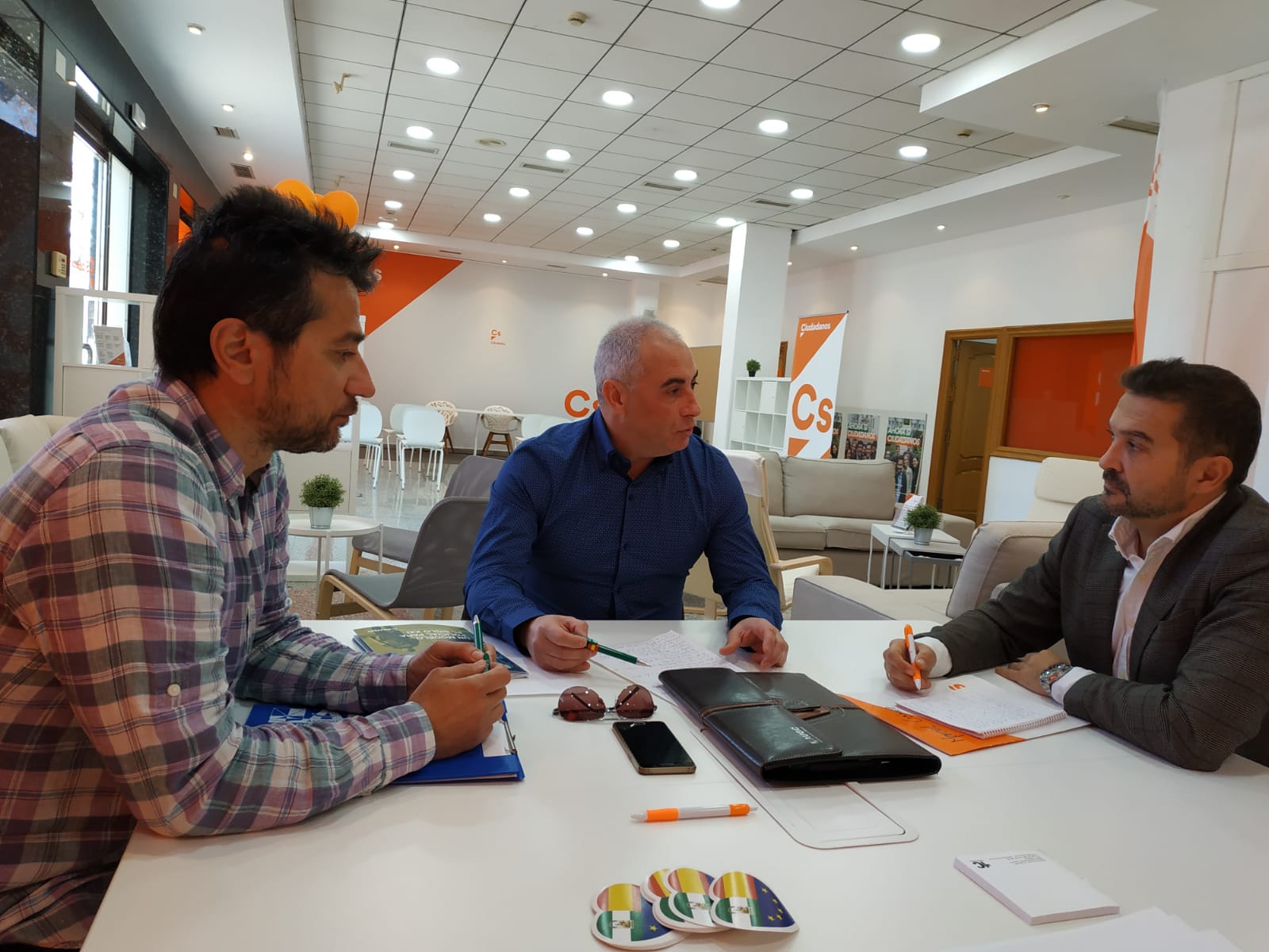 Representantes de AUGC Córdoba con el diputado de Ciudadanos Marcial Balsera