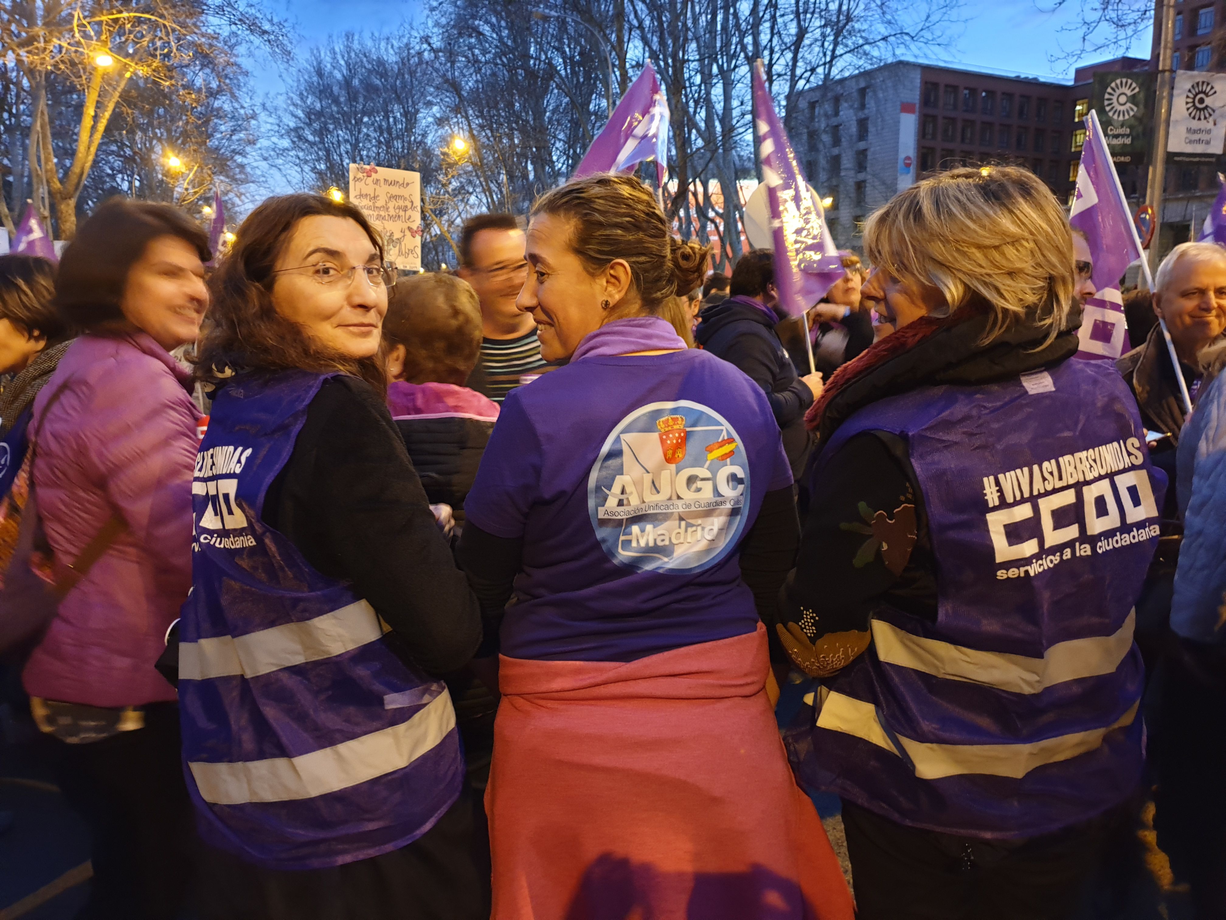 La secretaria de la Mujer de AUGC Madrid, Eva  María Gómez (en el centro), en la manifestación celebrada el pasado viernes.
