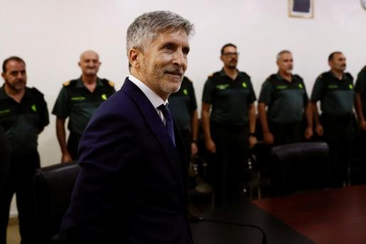 El ministro del Interior de visita por las unidades, mientras los problemas de los guardias civiles siguen esperando solución.