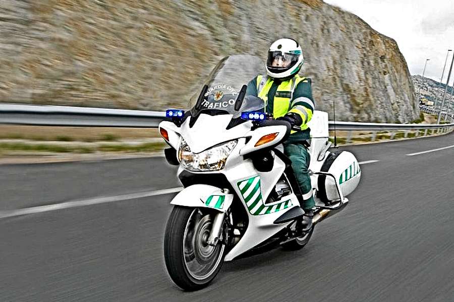 Motorista de la Agrupación de Tráfico de la Guardia Civil.