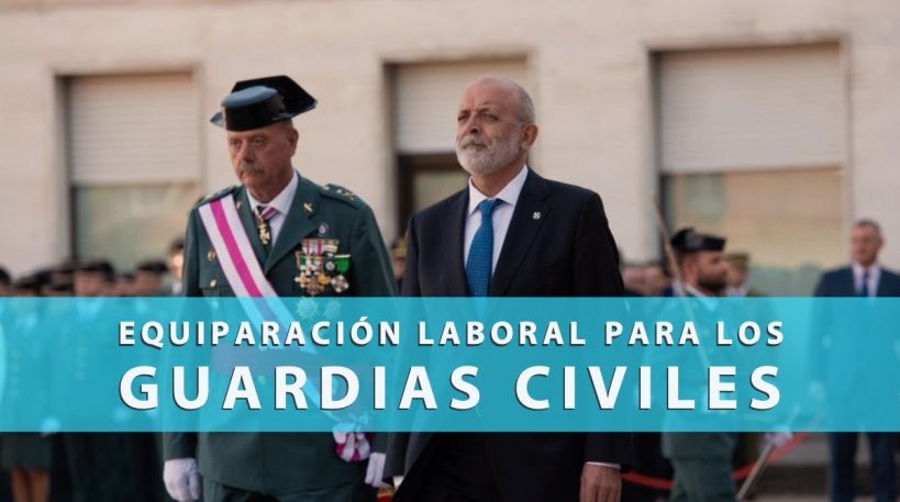 El director general de la Guardia CIvil, Félix Azón, presidiendo un acto protocolario.