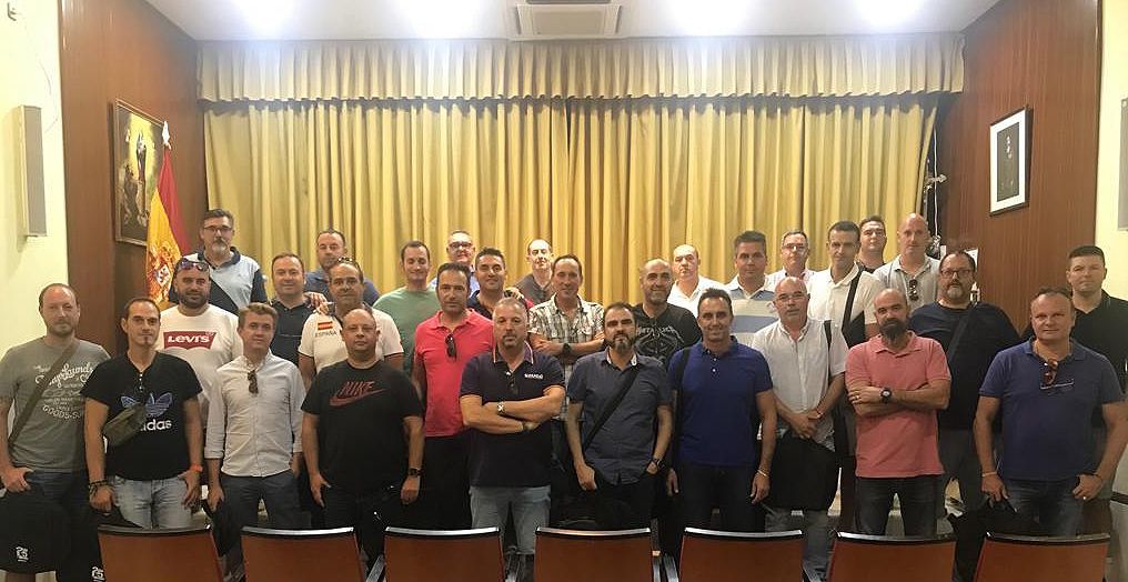 Retrato de grupo tras la reunión de vocales de AUGC Sevilla.