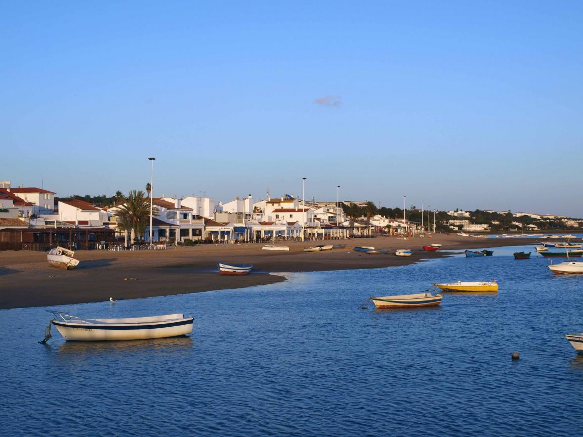 El Rompido es uno de los municipios onubenses afectados por la falta de efectivos de la Guardia Civil. El Rompido es uno de los municipios onubenses afectados por la falta de efectivos de la Guardia Civil.