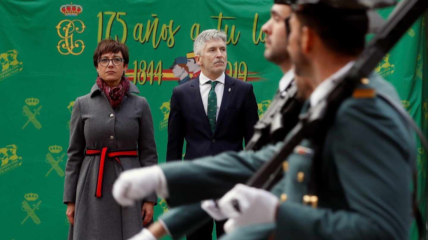 María Gámez, en su toma de posesión como directora general de la Guardia Civil, junto al ministro del Interior, Fernando Grande-Marlaska.