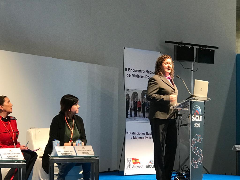 La secretaria de la Mujer de AUGC, Alicia Sánchez, durante su intervención.