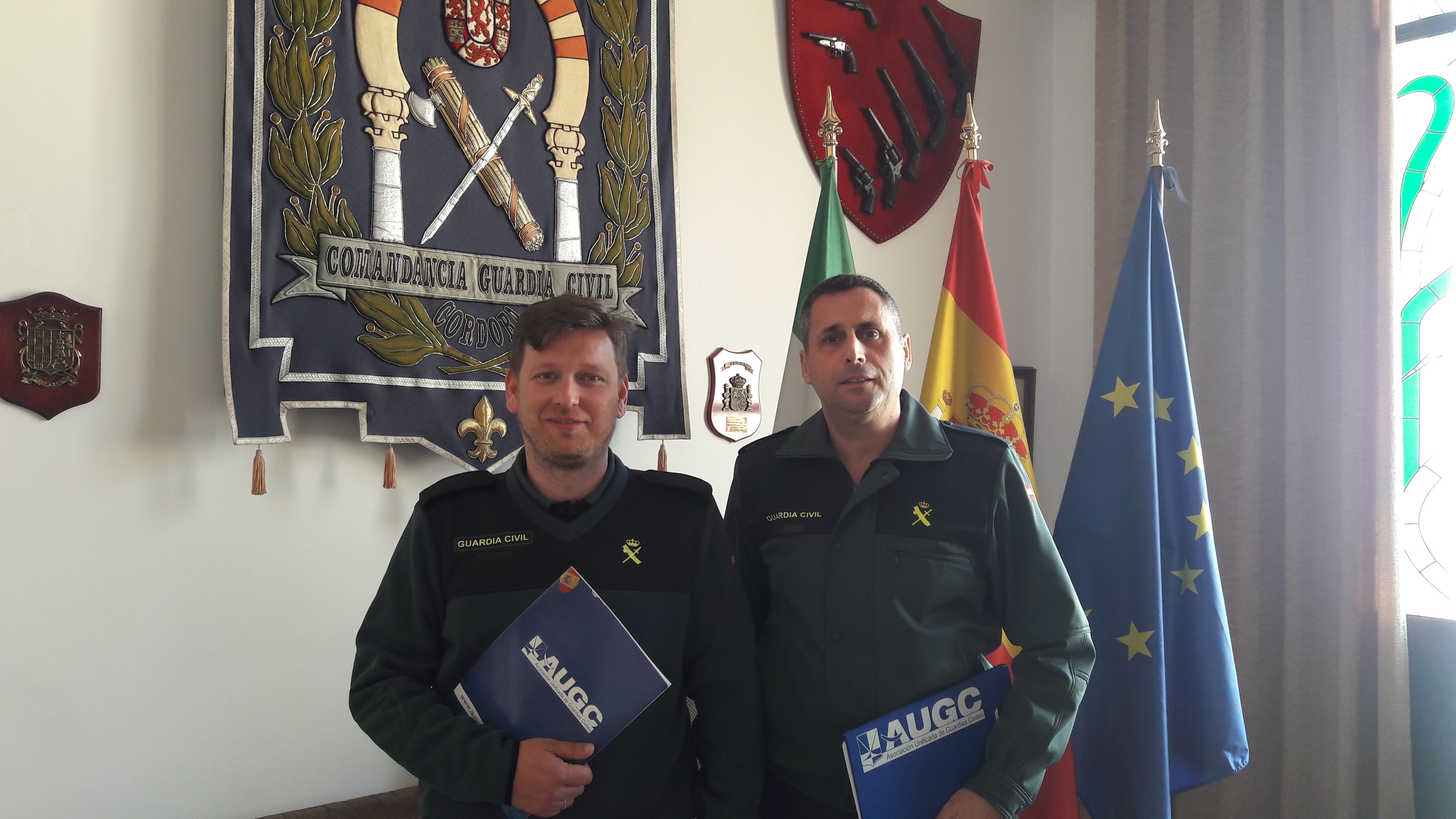 Los representantes de AUGC Córdoba, en la Comandancia antes de la reunión.